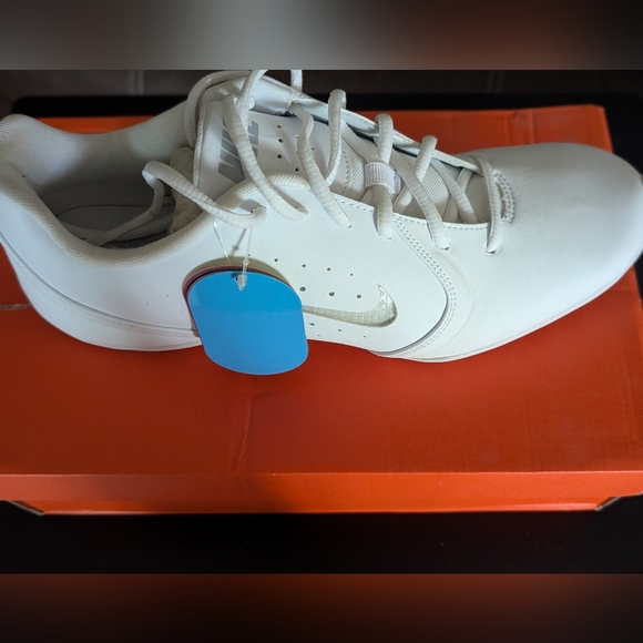 Nike Shoes - Nike Sideline Cheer Sneakers